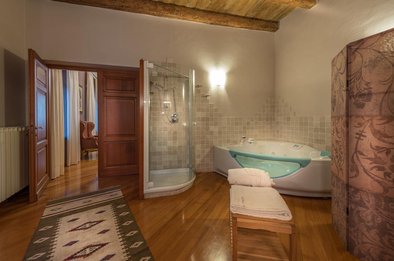 Casa Asso Di Coppe B&B Альба Экстерьер фото