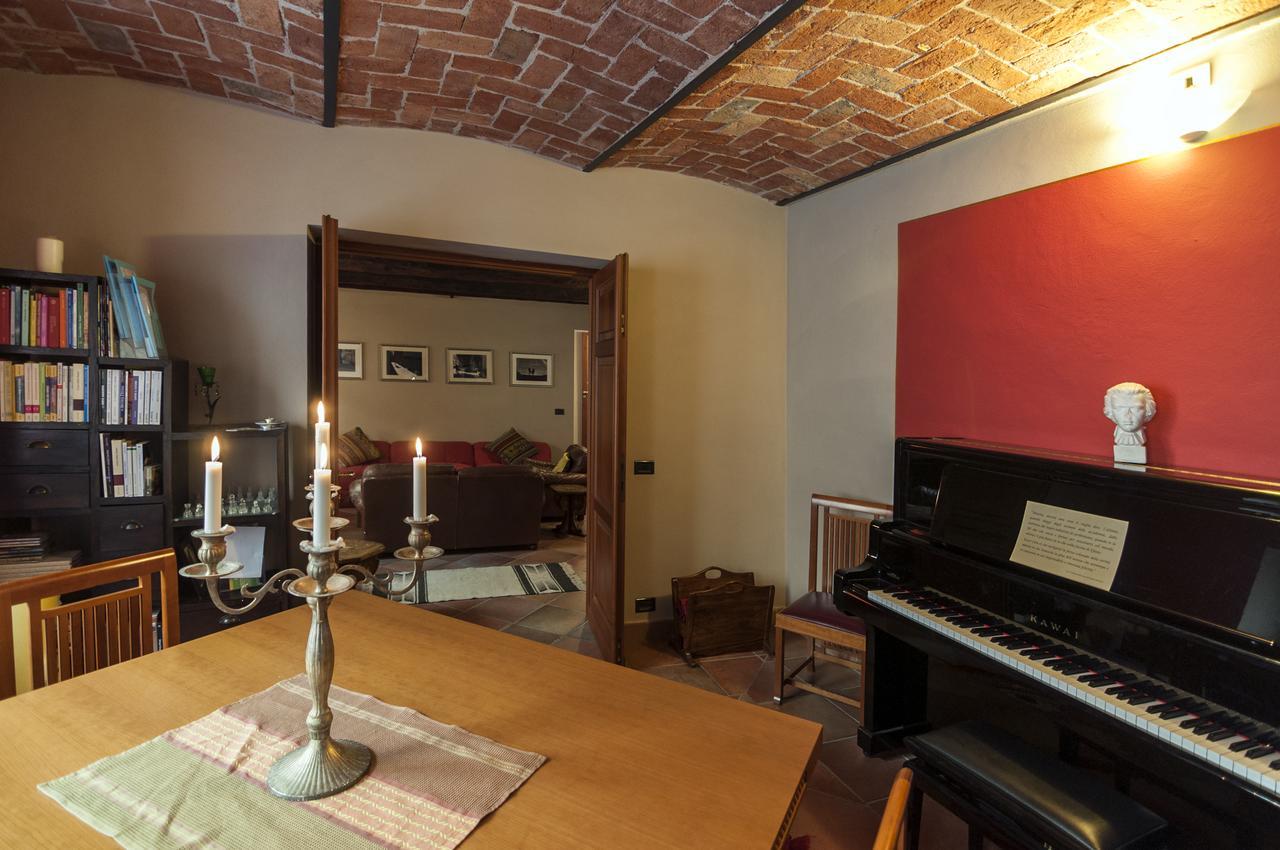 Casa Asso Di Coppe B&B Альба Экстерьер фото
