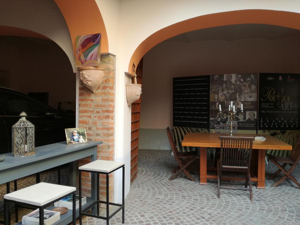Casa Asso Di Coppe B&B Альба Экстерьер фото