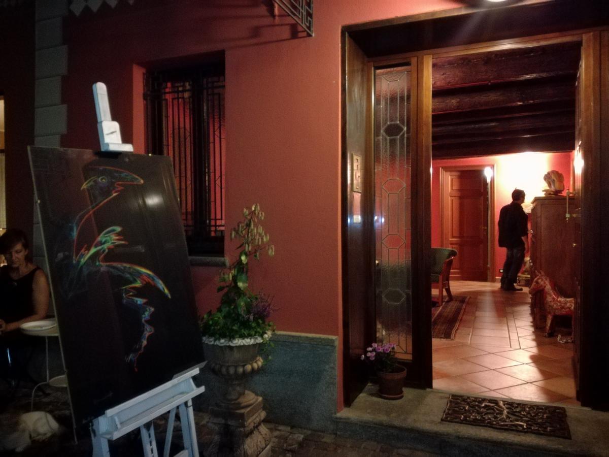 Casa Asso Di Coppe B&B Альба Экстерьер фото